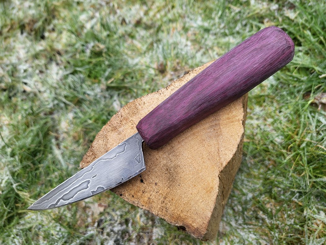 Kleines Küchenmesser mit keltischer Klingenform