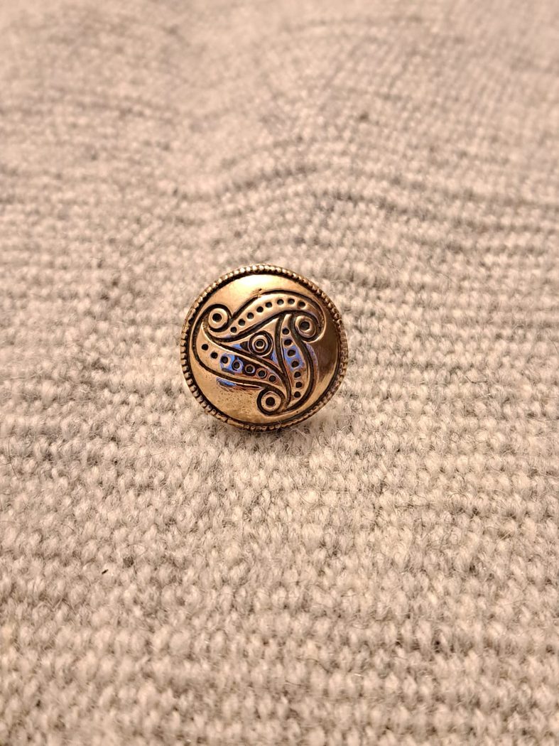 Keltischer Reitgeschirr-Knopf aus Bronze mit Spiralmuster